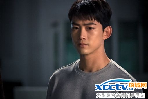 圖翻攝自韓網(wǎng) 李鍾碩、李準(zhǔn)基、池昌旭、樸海鎮(zhèn)、EXO KAI、2PM 澤演