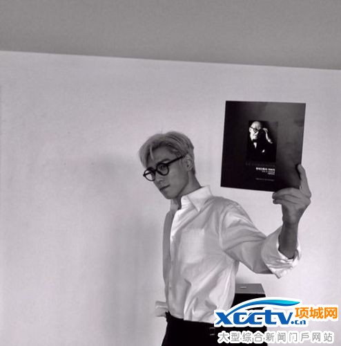 T.O.P 參加了柯比意的首爾特別展