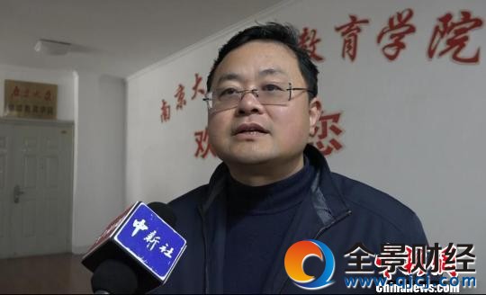 “鷹爸”何烈勝對于自己的教育理念,顯得極為有信心。 葛勇 攝 “鷹爸”何烈勝對于自己的教育理念,顯得極為有信心。 葛勇 攝
