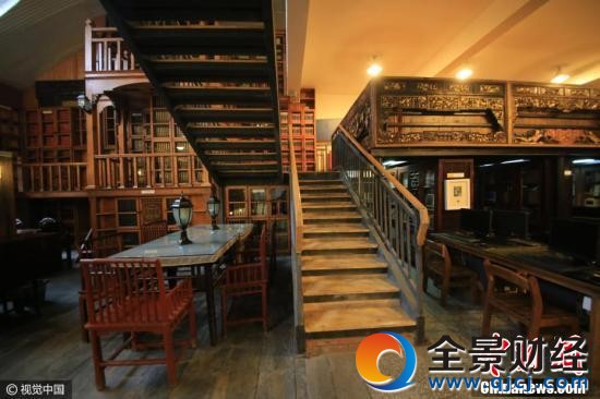 四川一高校現高顏值“中西古典風”圖書館