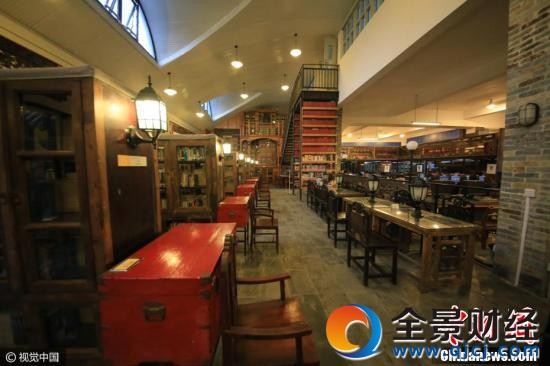 四川一高校現高顏值“中西古典風”圖書館