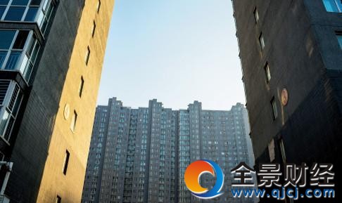 房產無法落宗而不能辦理房地產登記證——困擾李先生的事在此前一段時間也困擾著不少在燕郊擁有房產的人。視覺中國