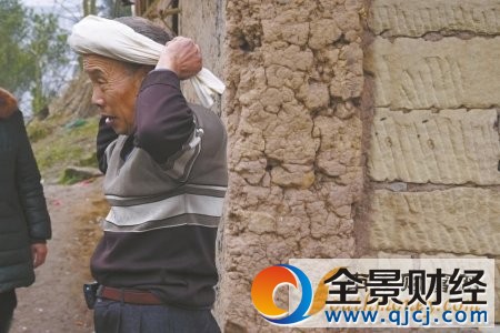 四川高人頭頂傳菜