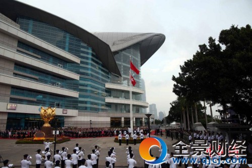 資料圖:香港特區政府在金紫荊廣場舉行升旗儀式。中新社記者 洪少葵 攝