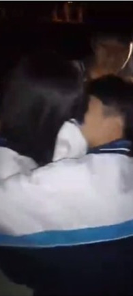 廣東一中學(xué)女生遭多名男生強(qiáng)吻