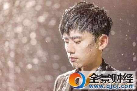張杰唱歌崩潰落淚 網(wǎng)友:難道是因?yàn)橹x娜將離開(kāi)快本心疼張杰藍(lán)瘦香菇