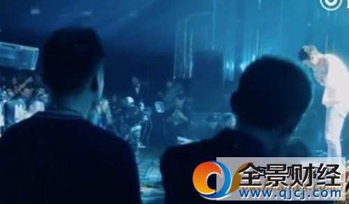 張杰唱歌崩潰落淚 網(wǎng)友:難道是因為謝娜將離開快本心疼張杰藍瘦香菇