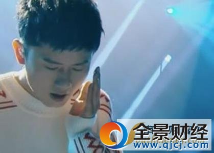 張杰唱歌崩潰落淚 網(wǎng)友:難道是因?yàn)橹x娜將離開(kāi)快本心疼張杰藍(lán)瘦香菇